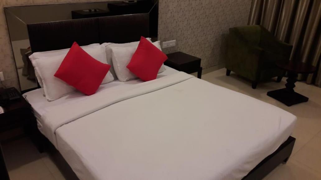 Hotel Supreme Visakhapatnam Exterior photo