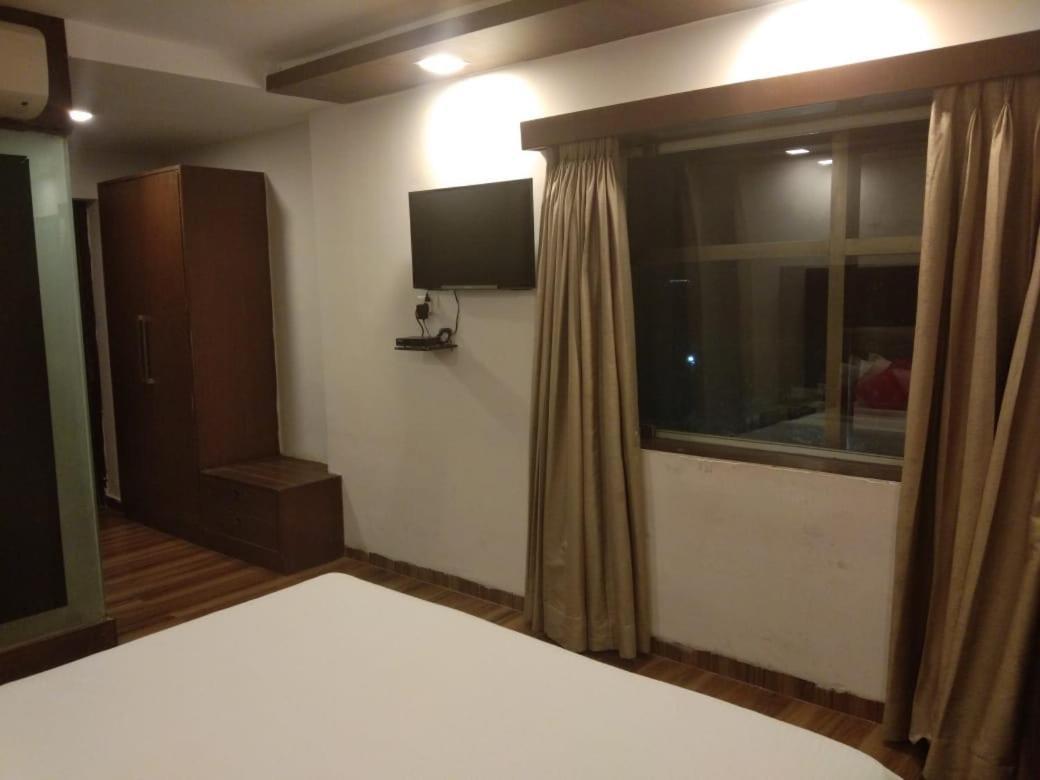 Hotel Supreme Visakhapatnam Exterior photo